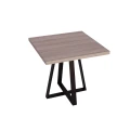 Stolik restauracyjny 80x80x75 cm z metalową nogą typu pająk i drewnianym blatem